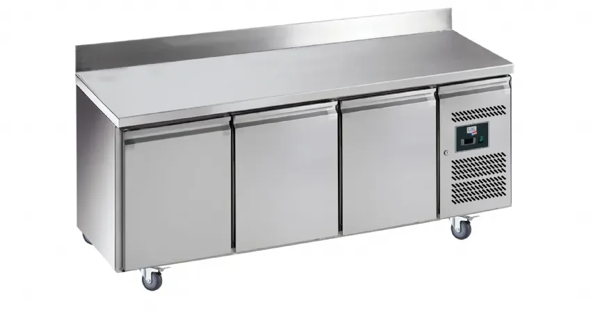 Achat Immédiat Desserte réfrigérée inox avec dosseret 100x20 mm -2/+8°c avec 3 portes 600x400 - 465 litres