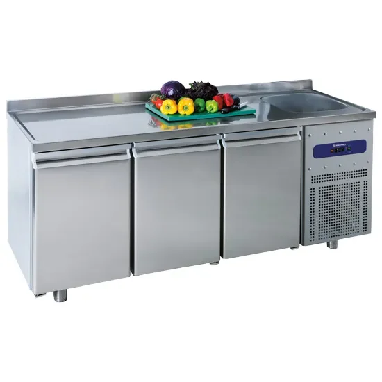 Nouvelle Collection Table réfrigérée inox 3 portes avec évier à droite et dosseret température -2/+8°c