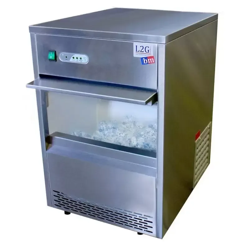 Vente Flash Machine à glaçons creux avec réserve 6 kg et capacité 26 kg / 24 h