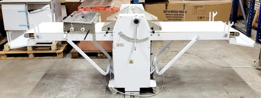 Laminoir sur socle avec table de découpe occasion Nouvel Arrivage